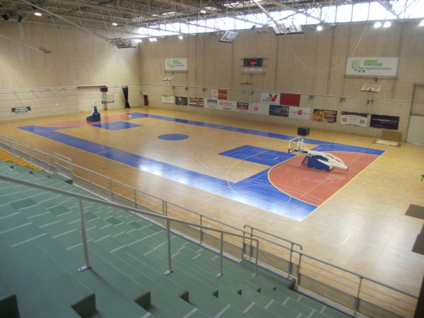 Construction d'un sol en parquet pour salle omnisport - Sportingsols