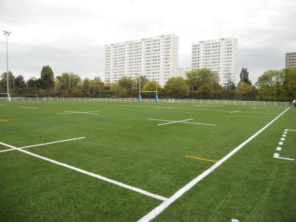 Terrain de rugby en gazon synthétique - Sportingsols, constructeur de terrains de rugby